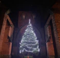 CEMETERY MEMORIAL CHRISTMAS TREE